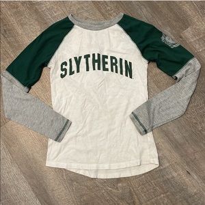 COPY - The Wizarding World of Harry Potter Universal Studios Slytherin Raglan T…